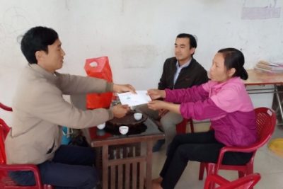 TRƯỜNG THCS NAM THẮNG TẶNG QUÀ TẾT CHO HỌC SINH NGHÈO, HỌC SINH KHÓ KHĂN TRONG DỊP TẾT CANH TÝ 2020