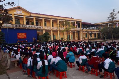 Trường THCS Nam Thắng tổ chức tuyên truyền ATTH trước Tết Nguyên đán Mậu tuất 2018