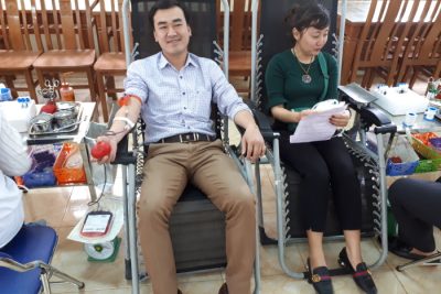 CB, GV, NV Trường THCS Nam Thắng với ngày hội Hiến máu tình nguyện 2018